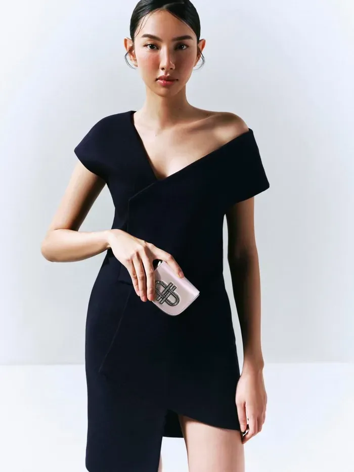 Hoa hậu Nguyễn Thúc Thùy Tiên trong khoảnh khắc đầy cảm xúc Hoa hậu Nguyễn Thúc Thùy Tiên trong khoảnh khắc đầy cảm xúc