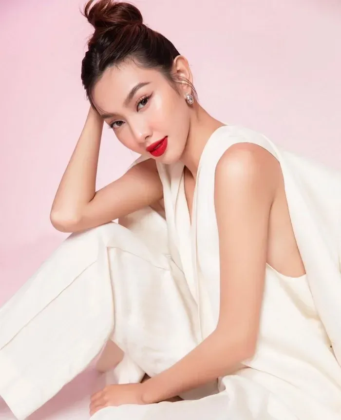Nguyễn Thúc Thùy Tiên với gương mặt rạng ngời Nguyễn Thúc Thùy Tiên với gương mặt rạng ngời
