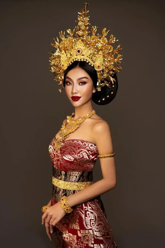 Vẻ đẹp thanh lịch của hoa hậu Nguyễn Thúc Thùy Tiên Vẻ đẹp thanh lịch của hoa hậu Nguyễn Thúc Thùy Tiên