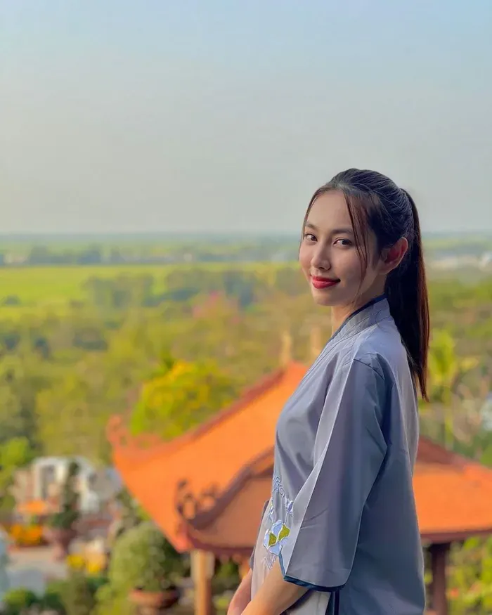 Hoa hậu Nguyễn Thúc Thùy Tiên tạo dáng đầy thần thái Hoa hậu Nguyễn Thúc Thùy Tiên tạo dáng đầy thần thái