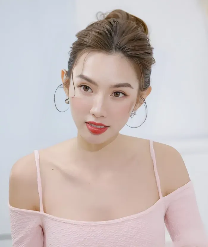 Vẻ đẹp của hoa hậu Nguyễn Thúc Thùy Tiên Vẻ đẹp của hoa hậu Nguyễn Thúc Thùy Tiên