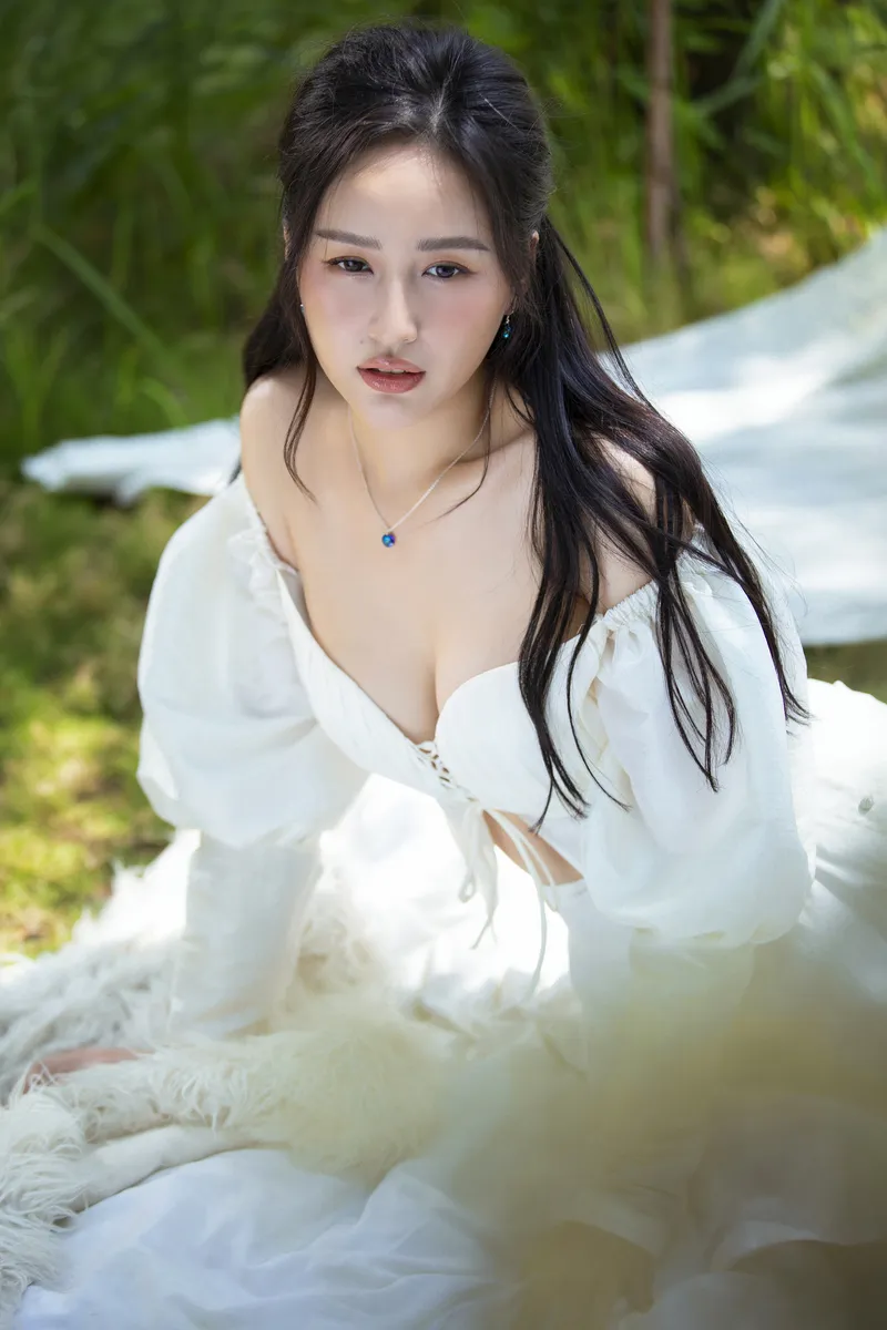 Hình ảnh Mai Phương Thúy trong chiến dịch bảo vệ môi trường Hình ảnh Mai Phương Thúy trong chiến dịch bảo vệ môi trường