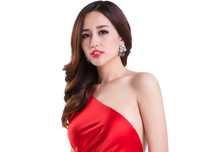 Mai Phương Thúy tại lễ khai trương dự án xã hội Mai Phương Thúy tại lễ khai trương dự án xã hội
