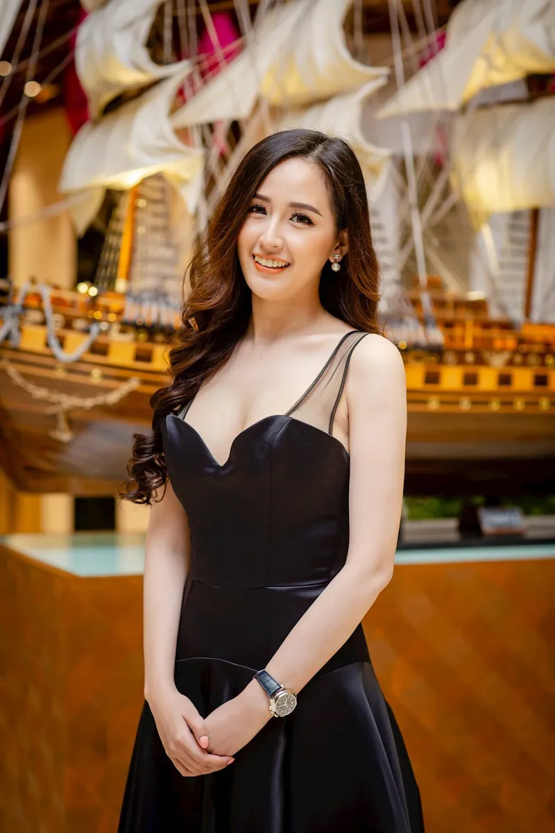 Hình ảnh Mai Phương Thúy tham gia hội nghị về phụ nữ Hình ảnh Mai Phương Thúy tham gia hội nghị về phụ nữ