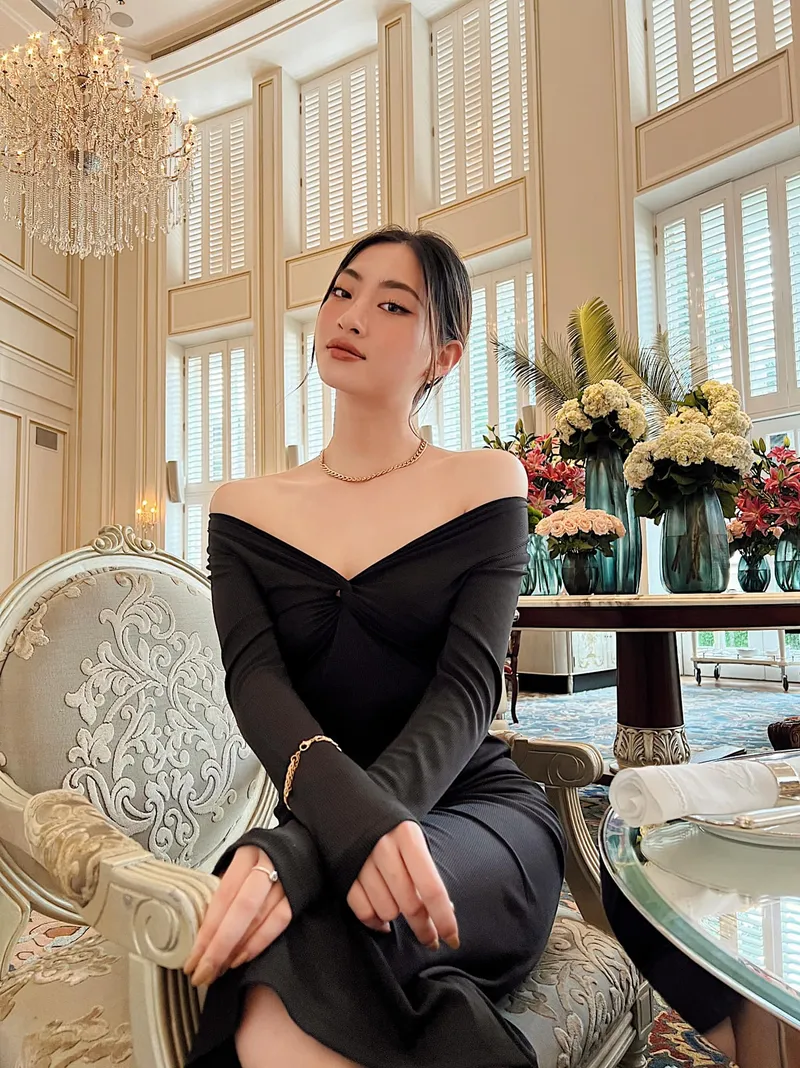 Lương Thùy Linh đẹp như một nàng thơ trong ánh sáng nhẹ nhàng Lương Thùy Linh đẹp như một nàng thơ trong ánh sáng nhẹ nhàng