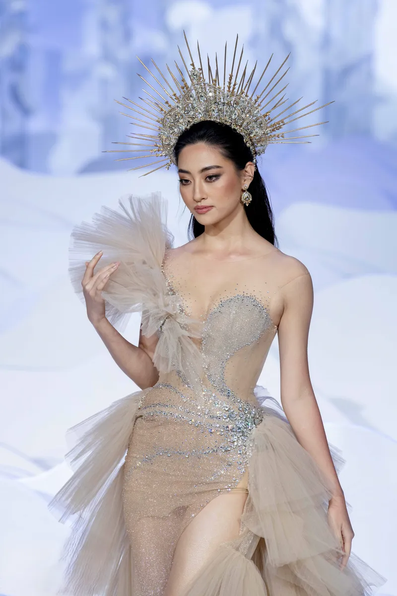 Chiêm ngưỡng hình ảnh Lương Thùy Linh đầy phong cách Chiêm ngưỡng hình ảnh Lương Thùy Linh đầy phong cách