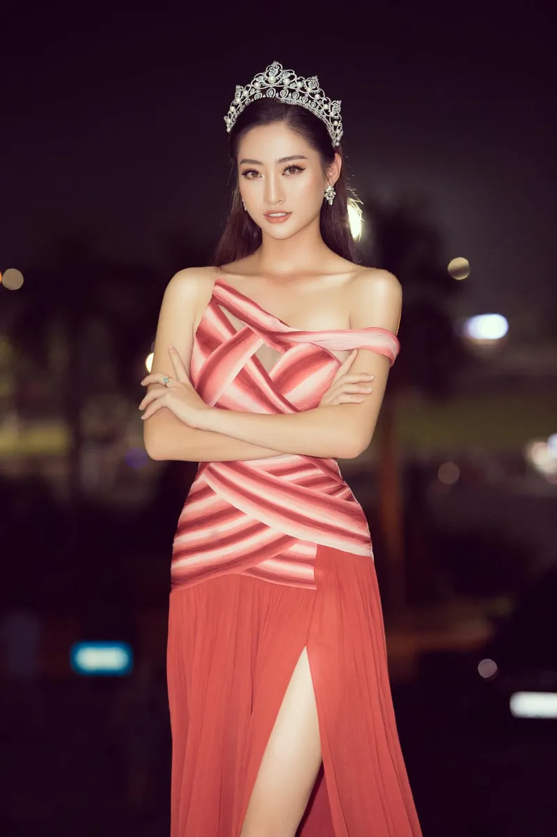 Hình đẹp Lương Thùy Linh làm say đắm người xem Hình đẹp Lương Thùy Linh làm say đắm người xem