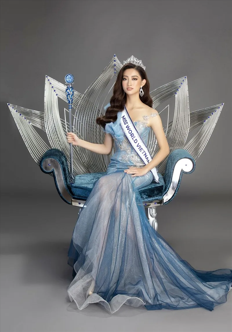 Ảnh Lương Thùy Linh thể hiện nét đẹp thanh lịch Ảnh Lương Thùy Linh thể hiện nét đẹp thanh lịch