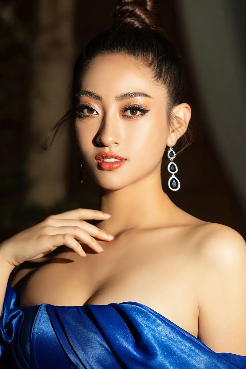 Chiêm ngưỡng thần thái tự tin của Lương Thùy Linh Chiêm ngưỡng thần thái tự tin của Lương Thùy Linh