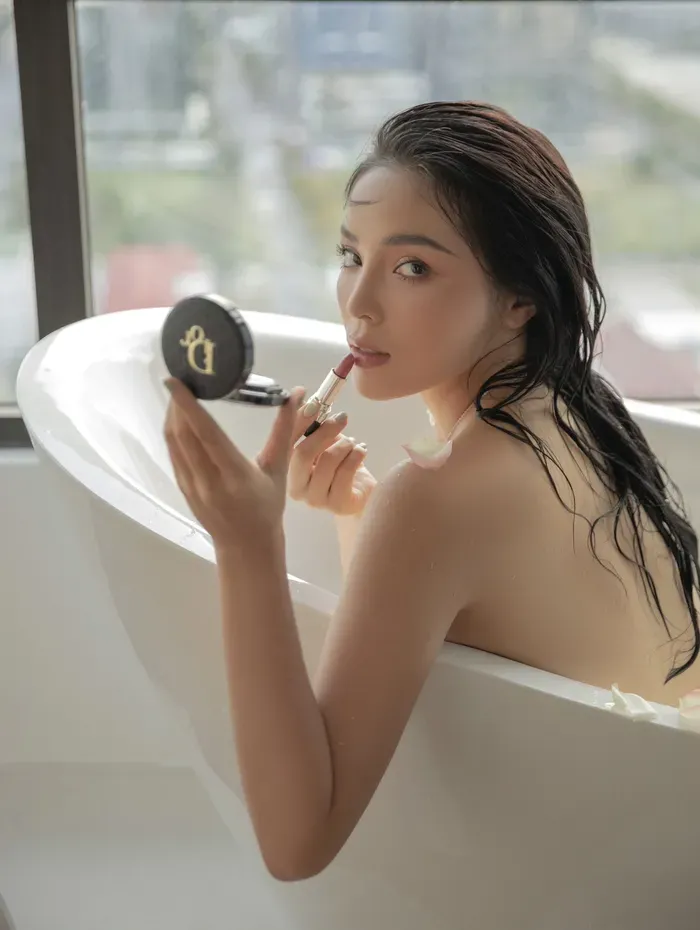 Vẻ đẹp thuần khiết của hoa hậu Nguyễn Cao Kỳ Duyên Vẻ đẹp thuần khiết của hoa hậu Nguyễn Cao Kỳ Duyên