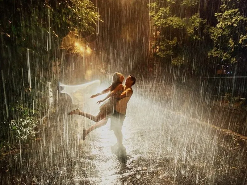 Đắm chìm trong cảnh mưa rơi qua hình nền anime tuyệt đẹp