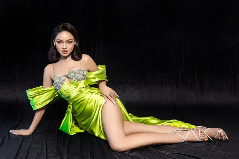 Mai Ngô và ánh mắt đầy biểu cảm Mai Ngô và ánh mắt đầy biểu cảm