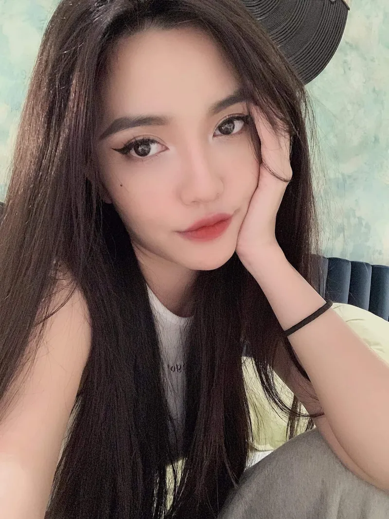 Hình ảnh Bích Phương trước micro Hình ảnh Bích Phương trước micro