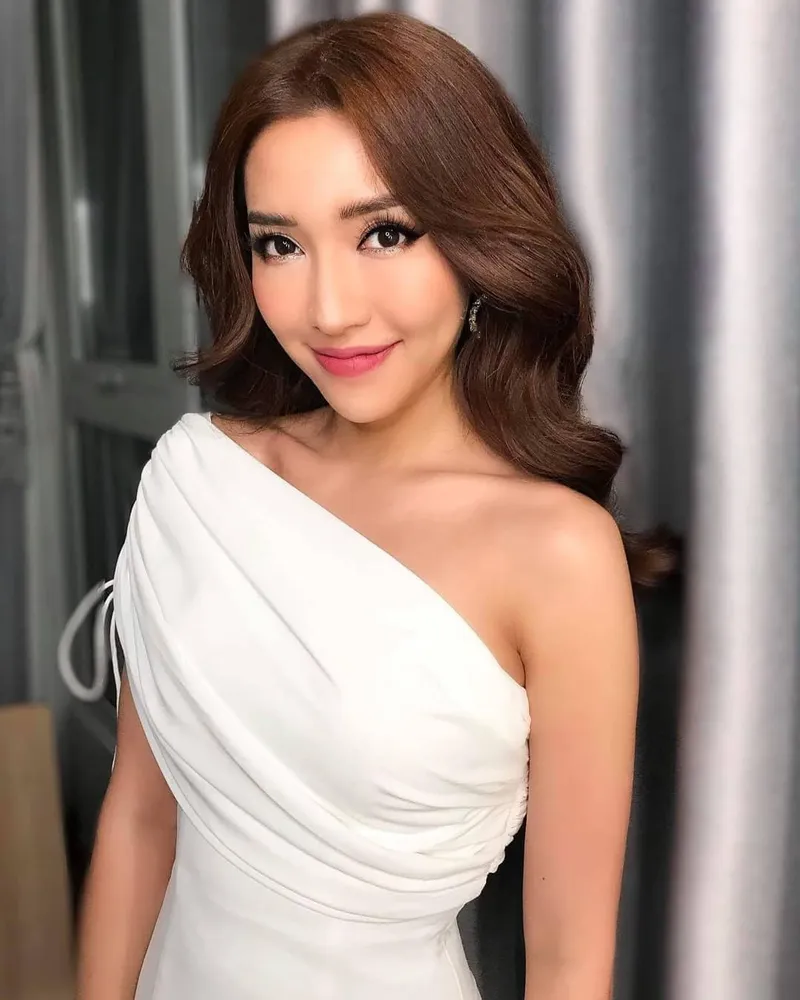 Hình ảnh gương mặt tươi tắn của Bích Phương Hình ảnh gương mặt tươi tắn của Bích Phương