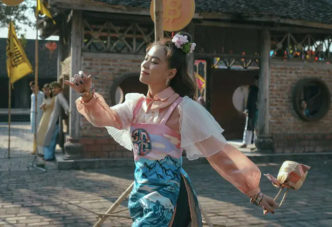 Khoảnh khắc thân thiện của Hoàng Thùy Linh với fan Khoảnh khắc thân thiện của Hoàng Thùy Linh với fan