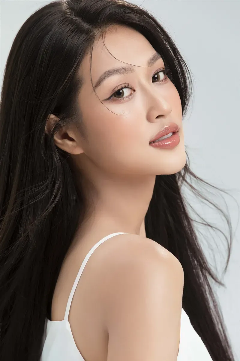 Đoàn Thiên Ân với nụ cười dịu dàng. Đoàn Thiên Ân với nụ cười dịu dàng.