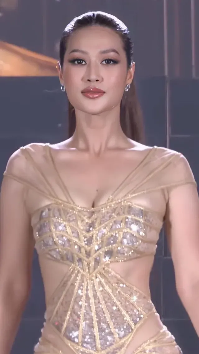 Chân dung hoa hậu Đoàn Thiên Ân. Chân dung hoa hậu Đoàn Thiên Ân.