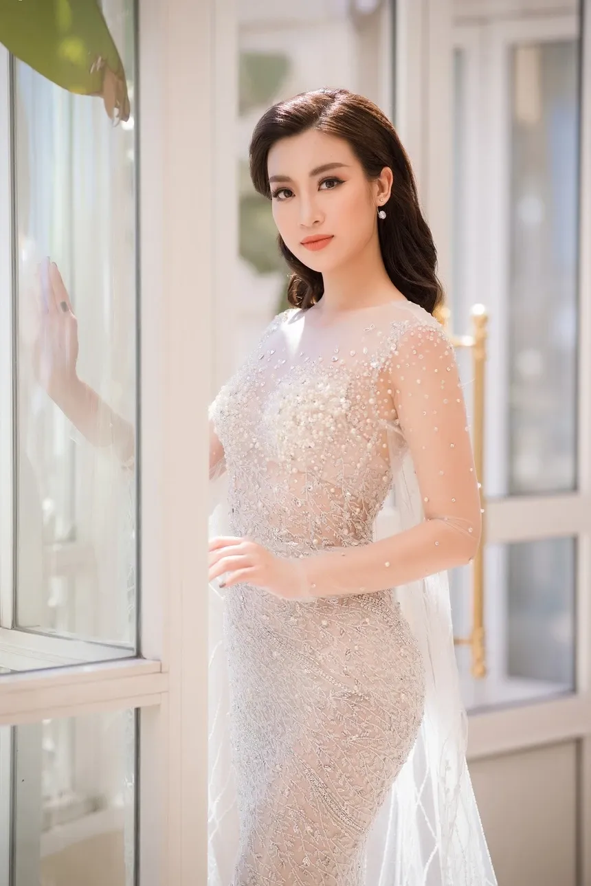 Hoa hậu Đỗ Mỹ Linh với kiểu tóc mới Hoa hậu Đỗ Mỹ Linh với kiểu tóc mới