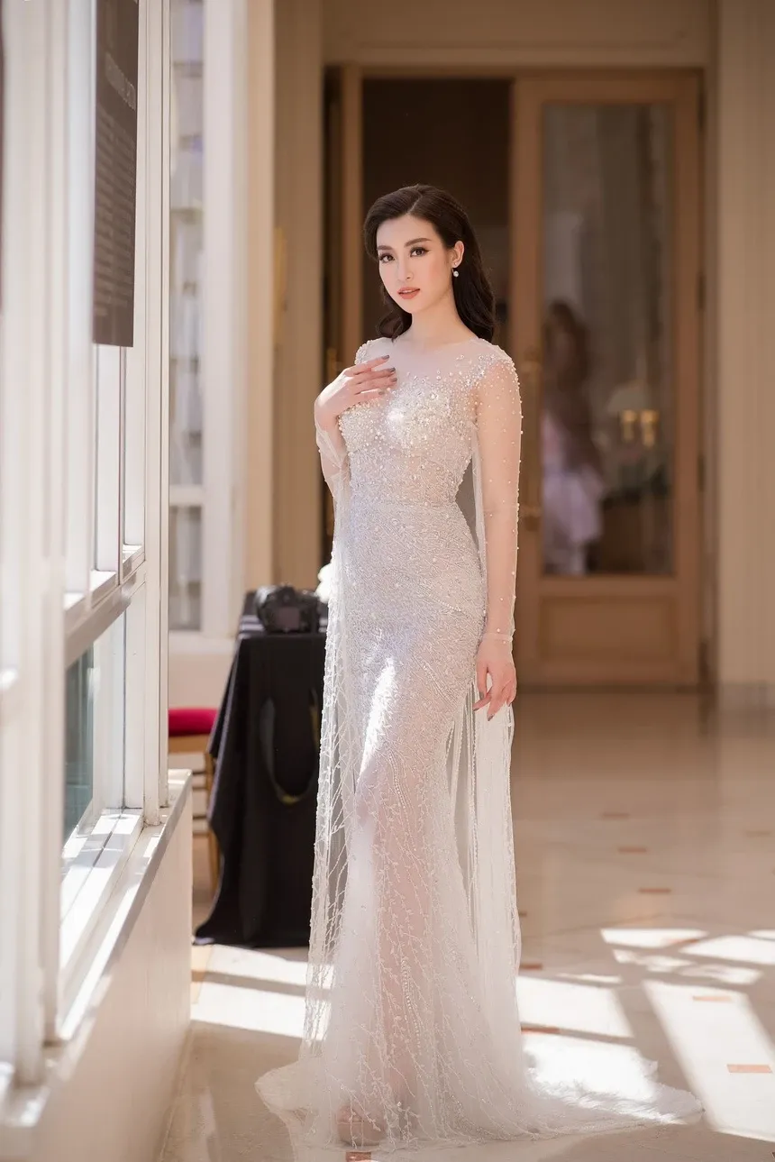 Đôi mắt rạng ngời của hoa hậu Đỗ Mỹ Linh Đôi mắt rạng ngời của hoa hậu Đỗ Mỹ Linh