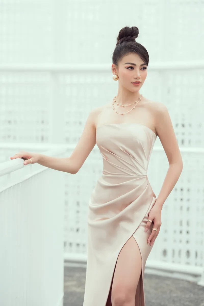 Hình ảnh Phương Khánh trong phong cách thanh lịch