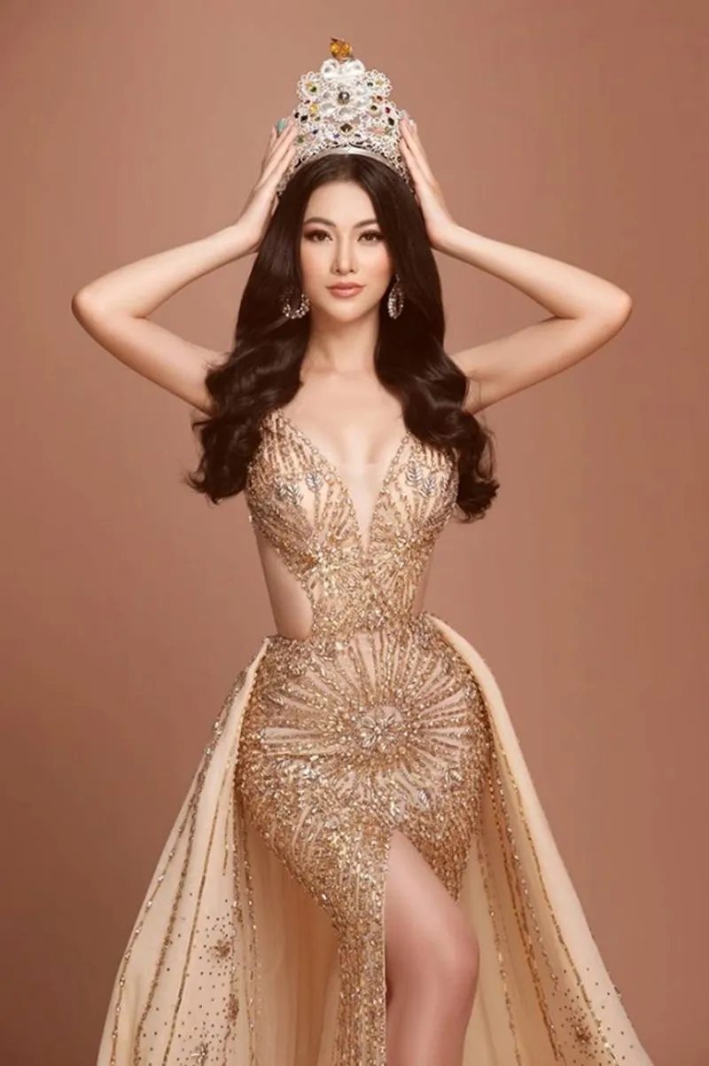 Ảnh Phương Khánh toát lên nét sang trọng và thanh nhã