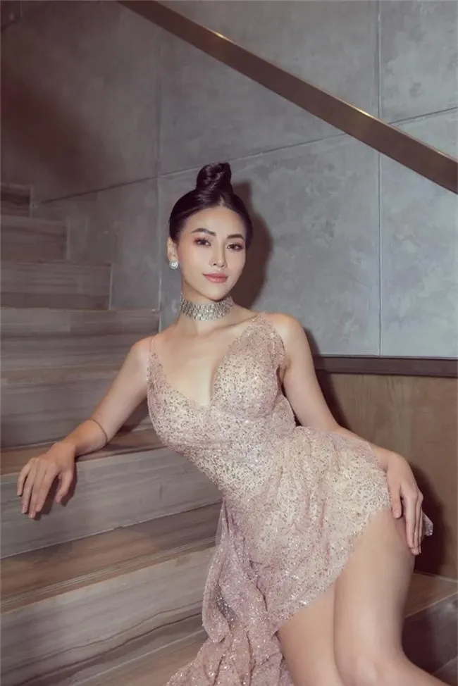 Phương Khánh rạng ngời với bộ ảnh mới phát hành