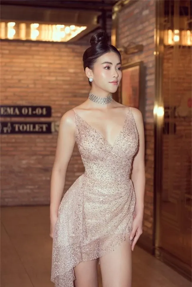Ảnh Phương Khánh mới nhất đầy sắc sảo