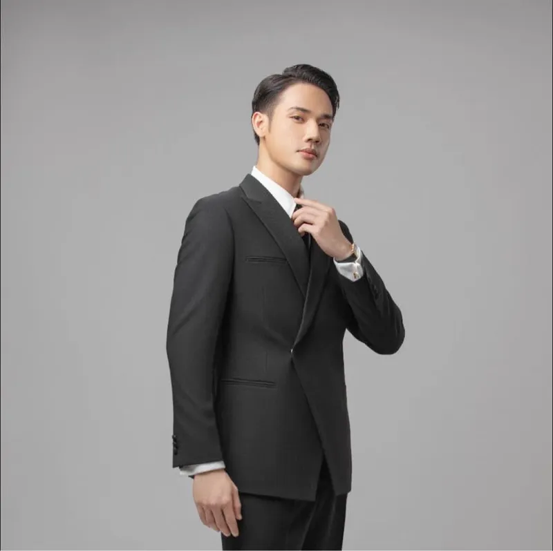 Á Vương Võ Minh Toại là tâm điểm chú ý trên thảm đỏ Á Vương Võ Minh Toại là tâm điểm chú ý trên thảm đỏ