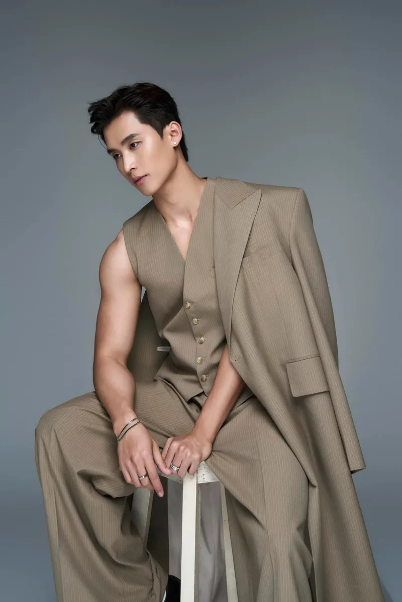 Á quân Kang Chul chinh phục sàn diễn với phong cách đẳng cấp Á quân Kang Chul chinh phục sàn diễn với phong cách đẳng cấp