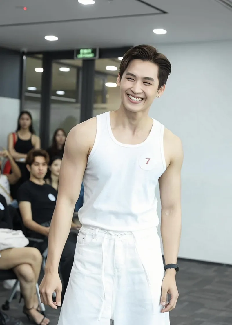 Người mẫu Kang Chul tỏa sáng trong từng khung hình Người mẫu Kang Chul tỏa sáng trong từng khung hình