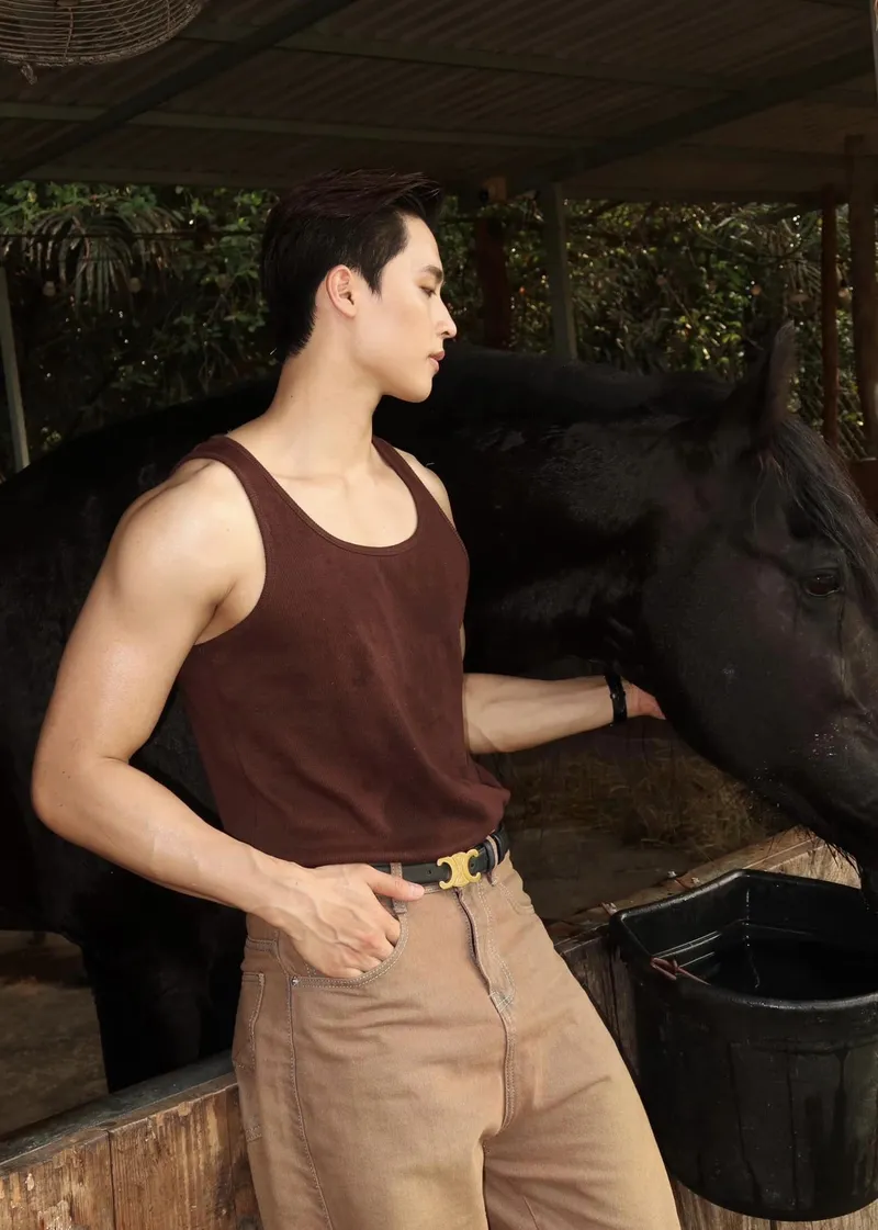 Á quân Kang Chul trở thành biểu tượng thời trang mới Á quân Kang Chul trở thành biểu tượng thời trang mới