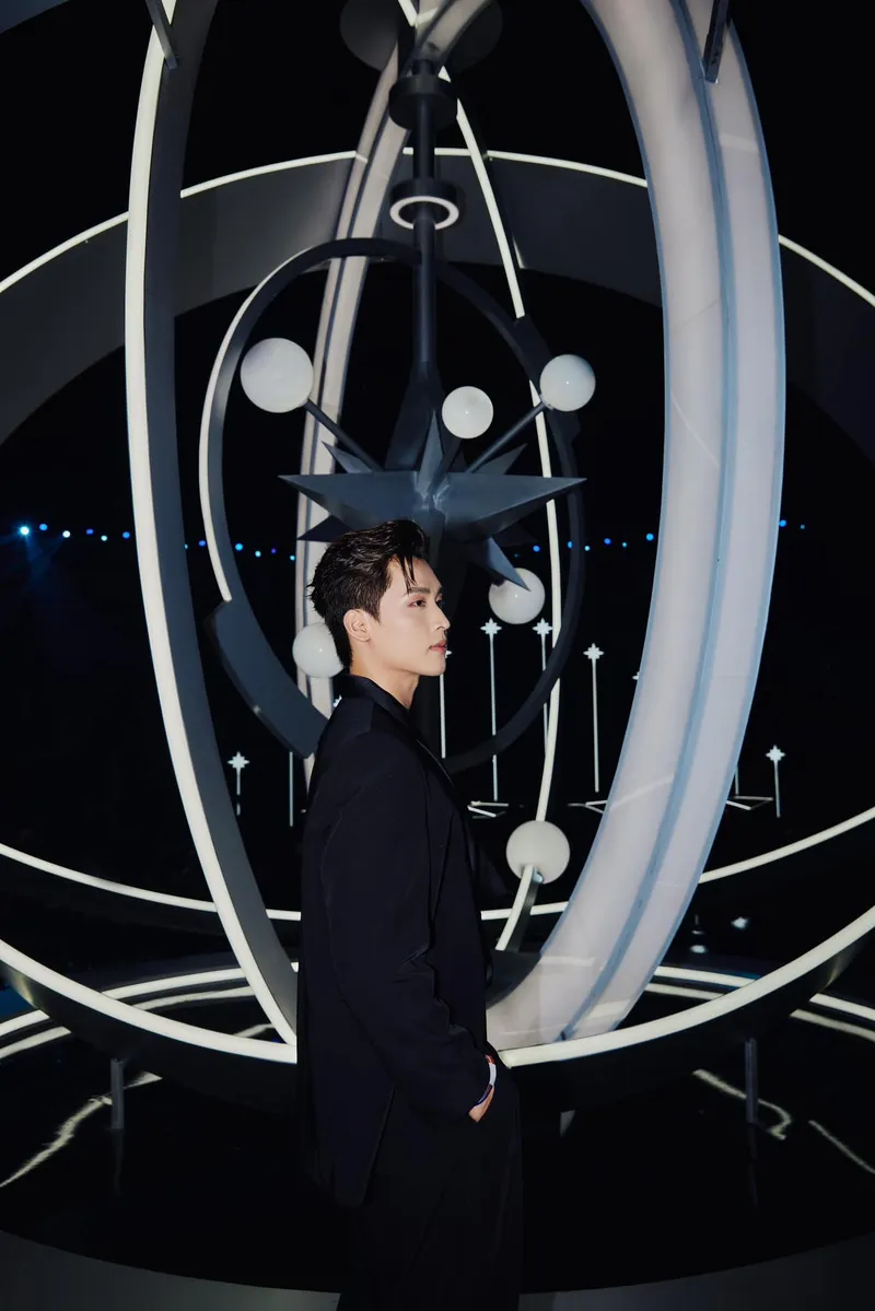 Á quân Kang Chul gợi cảm và phong cách trong bộ ảnh mới Á quân Kang Chul gợi cảm và phong cách trong bộ ảnh mới