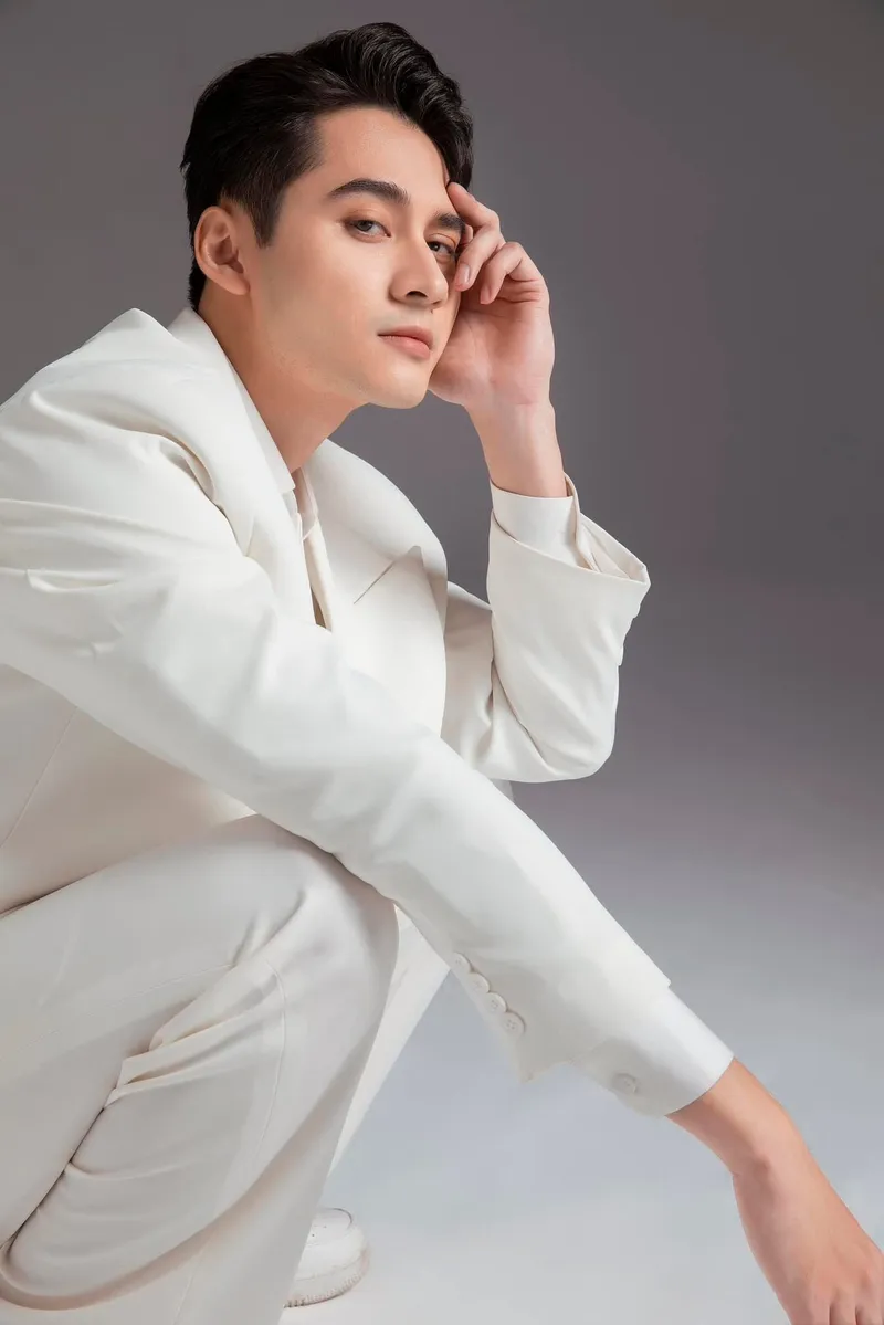 Thần thái Nam Vương Phạm Tuấn Ngọc thu hút mọi ánh nhìn Thần thái Nam Vương Phạm Tuấn Ngọc thu hút mọi ánh nhìn