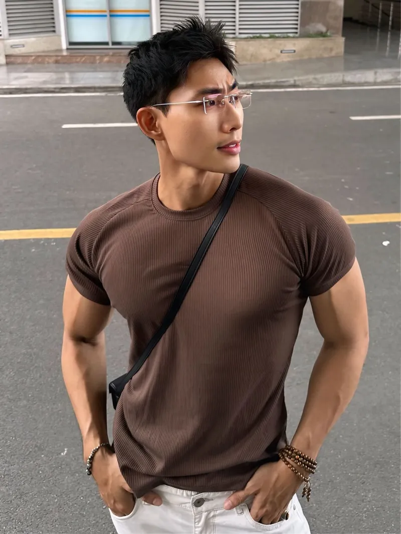 Phong cách lịch lãm của người mẫu Hữu Long Á vương xuất sắc Phong cách lịch lãm của người mẫu Hữu Long Á vương xuất sắc