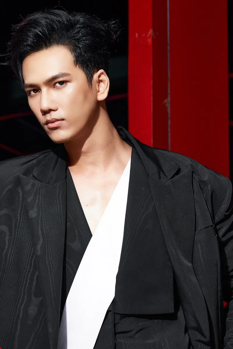 Khám phá gu thời trang đỉnh cao của người mẫu Trần Phước Nguyên Khám phá gu thời trang đỉnh cao của người mẫu Trần Phước Nguyên