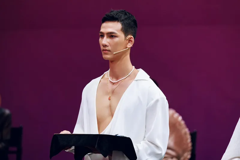 Sự cân đối hoàn hảo trong từng dáng vẻ của Trần Phước Nguyên Sự cân đối hoàn hảo trong từng dáng vẻ của Trần Phước Nguyên
