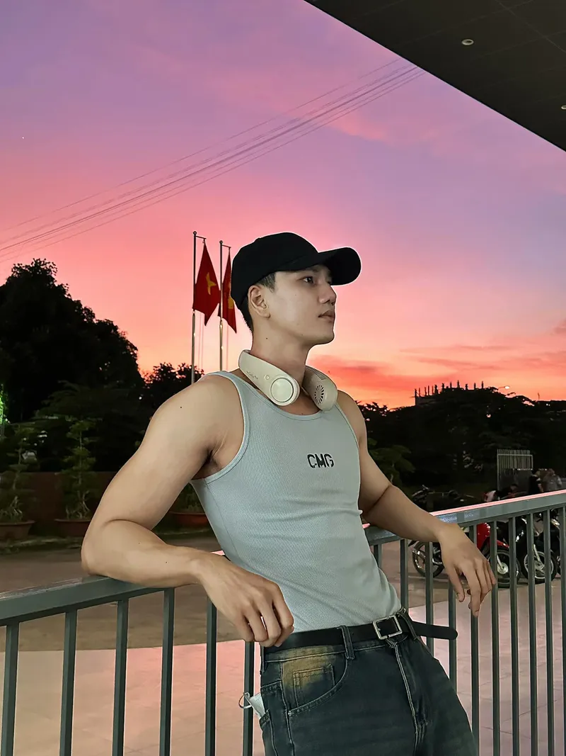 Vẻ đẹp cổ điển pha lẫn hiện đại của người mẫu Trần Phước Nguyên Vẻ đẹp cổ điển pha lẫn hiện đại của người mẫu Trần Phước Nguyên