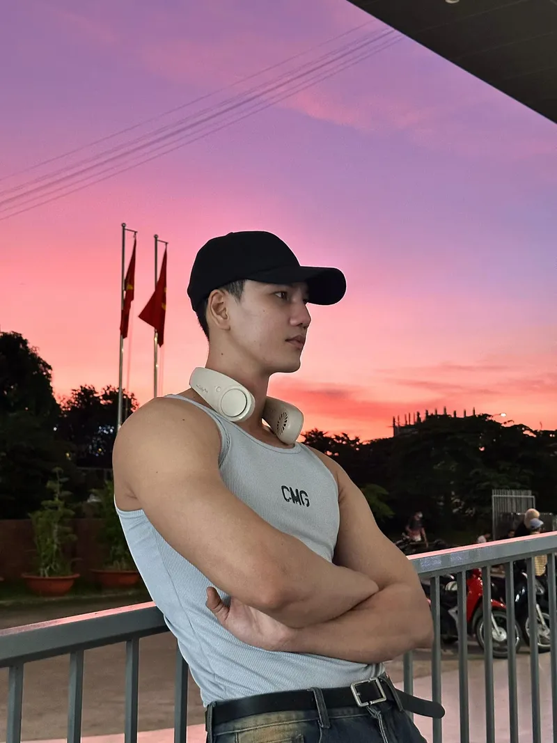 Người mẫu Trần Phước Nguyên dẫn đầu phong cách thời trang mới nhất Người mẫu Trần Phước Nguyên dẫn đầu phong cách thời trang mới nhất
