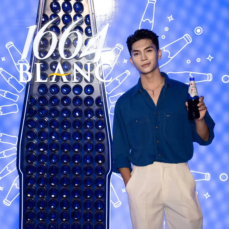 Người mẫu Hoàng Minh Hưng với phong cách lịch lãm làm xiêu lòng fan Người mẫu Hoàng Minh Hưng với phong cách lịch lãm làm xiêu lòng fan