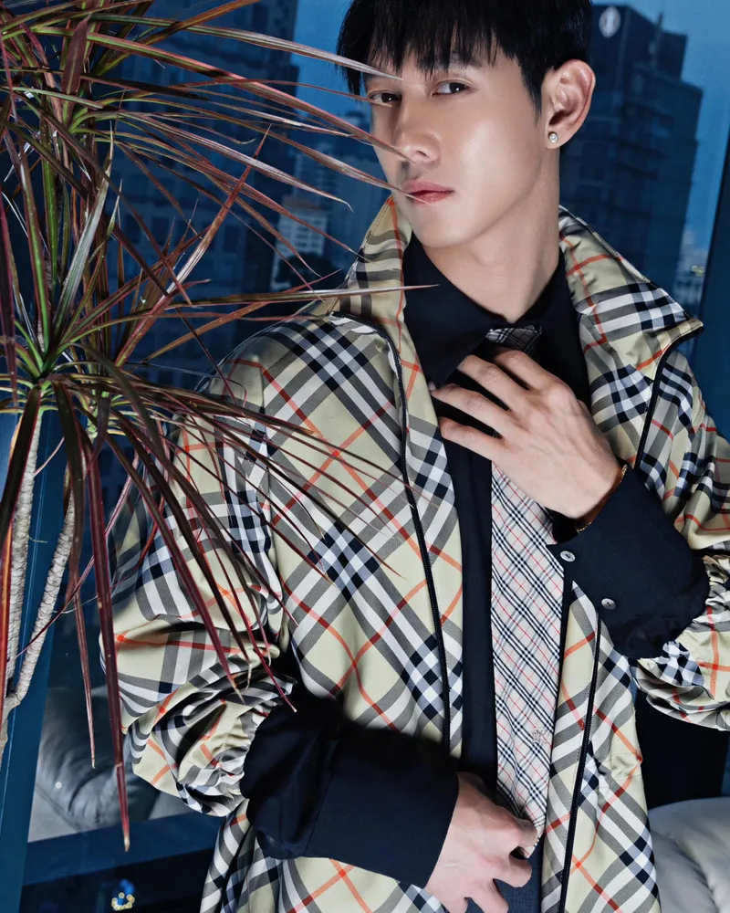 Hình ảnh đời thường vui vẻ của ca sĩ diễn viên Song Luân