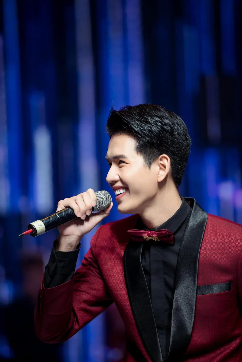 Nguyễn Minh Kha tỏa sáng trong các show người mẫu đình đám Nguyễn Minh Kha tỏa sáng trong các show người mẫu đình đám