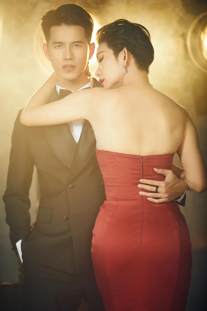 Người mẫu Nguyễn Minh Kha dẫn đầu xu hướng thời trang Người mẫu Nguyễn Minh Kha dẫn đầu xu hướng thời trang