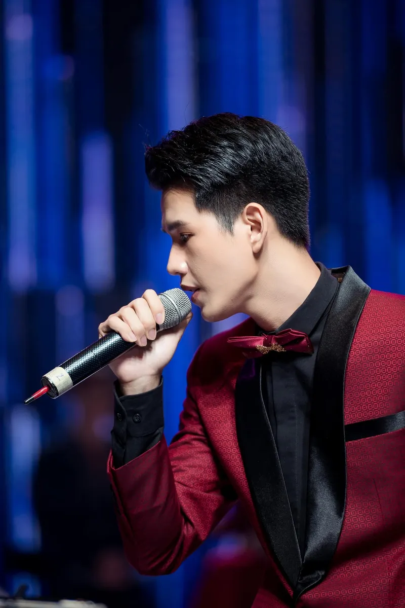 Người mẫu Nguyễn Minh Kha gương mặt được săn đón Người mẫu Nguyễn Minh Kha gương mặt được săn đón