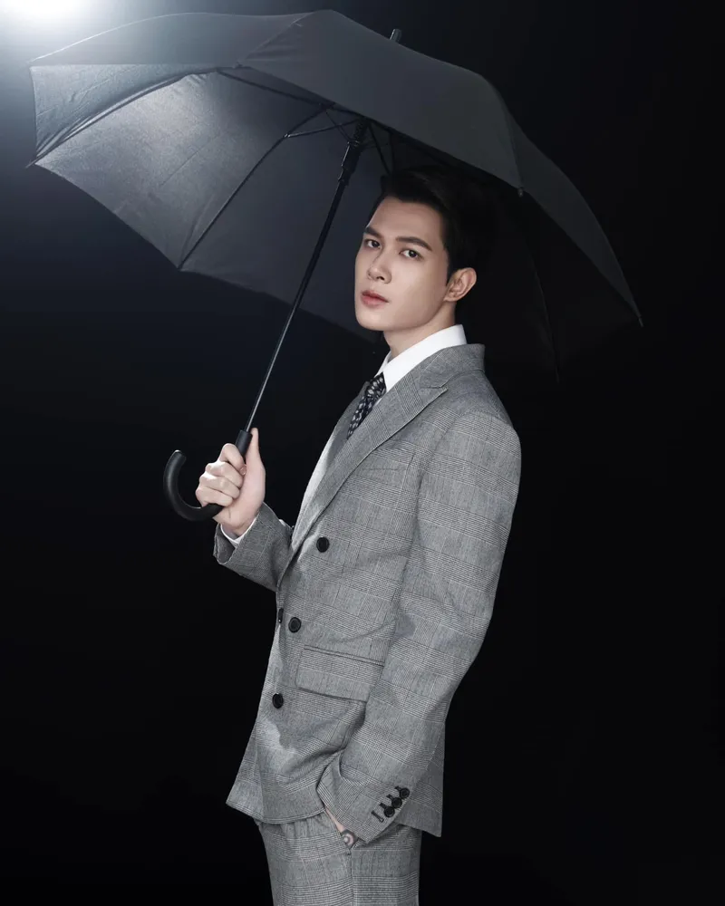 Vẻ điển trai của diễn viên Anh Tú atus làm say lòng fan Vẻ điển trai của diễn viên Anh Tú atus làm say lòng fan