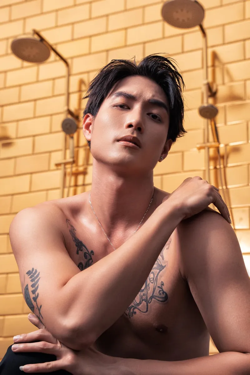 Phong cách trẻ trung và cá tính của người mẫu Khoai Vũ Phong cách trẻ trung và cá tính của người mẫu Khoai Vũ
