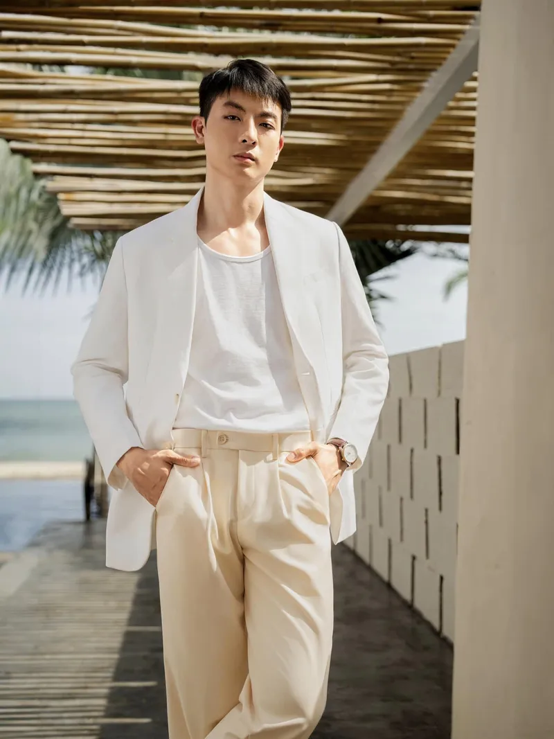 Lưu Cao Phát tạo nên dấu ấn riêng với phong cách lịch lãm Lưu Cao Phát tạo nên dấu ấn riêng với phong cách lịch lãm