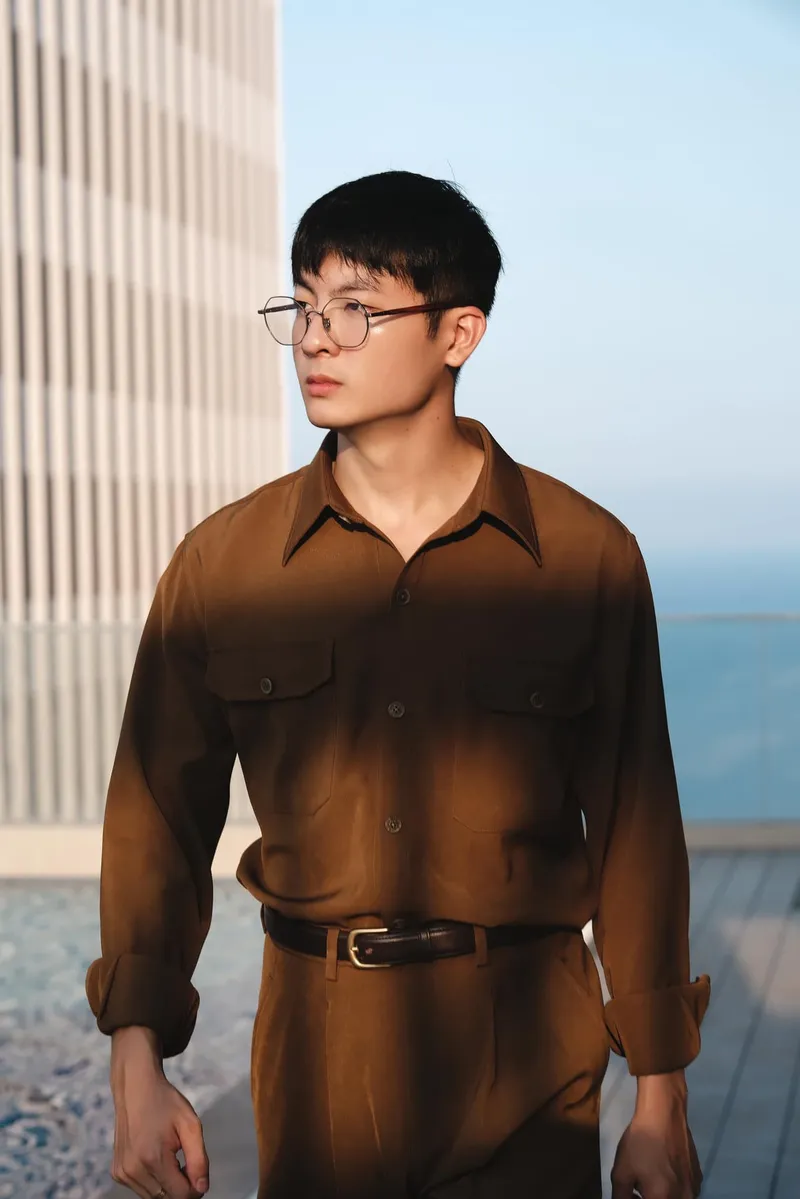 Người mẫu Lưu Cao Phát diện trang phục độc đáo đầy cá tính Người mẫu Lưu Cao Phát diện trang phục độc đáo đầy cá tính