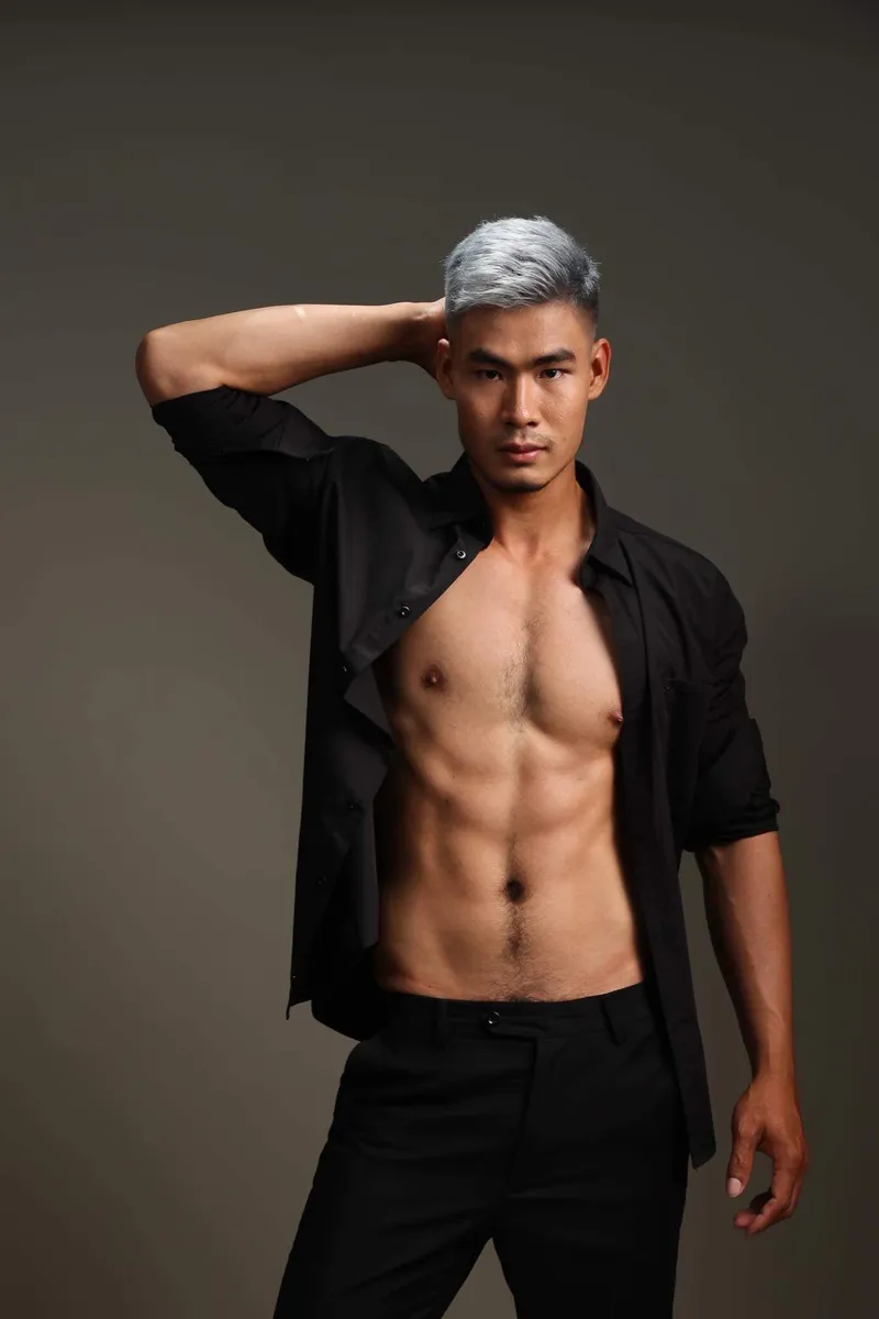 Vẻ lịch lãm của Nam Vương Danh Chiếu Linh gây ấn tượng mạnh Vẻ lịch lãm của Nam Vương Danh Chiếu Linh gây ấn tượng mạnh