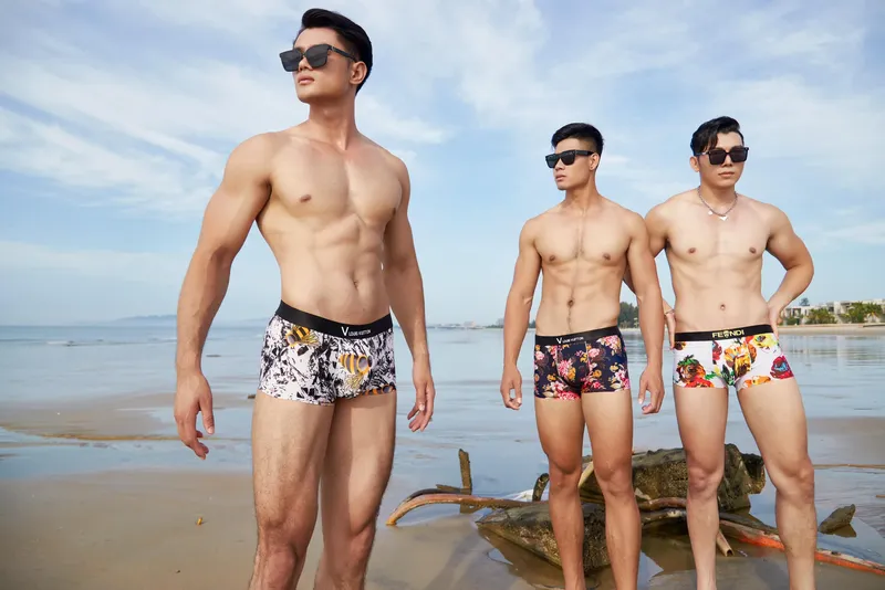 Khám phá sức hút của Nam Vương Danh Chiếu Linh trong từng khung hình Khám phá sức hút của Nam Vương Danh Chiếu Linh trong từng khung hình