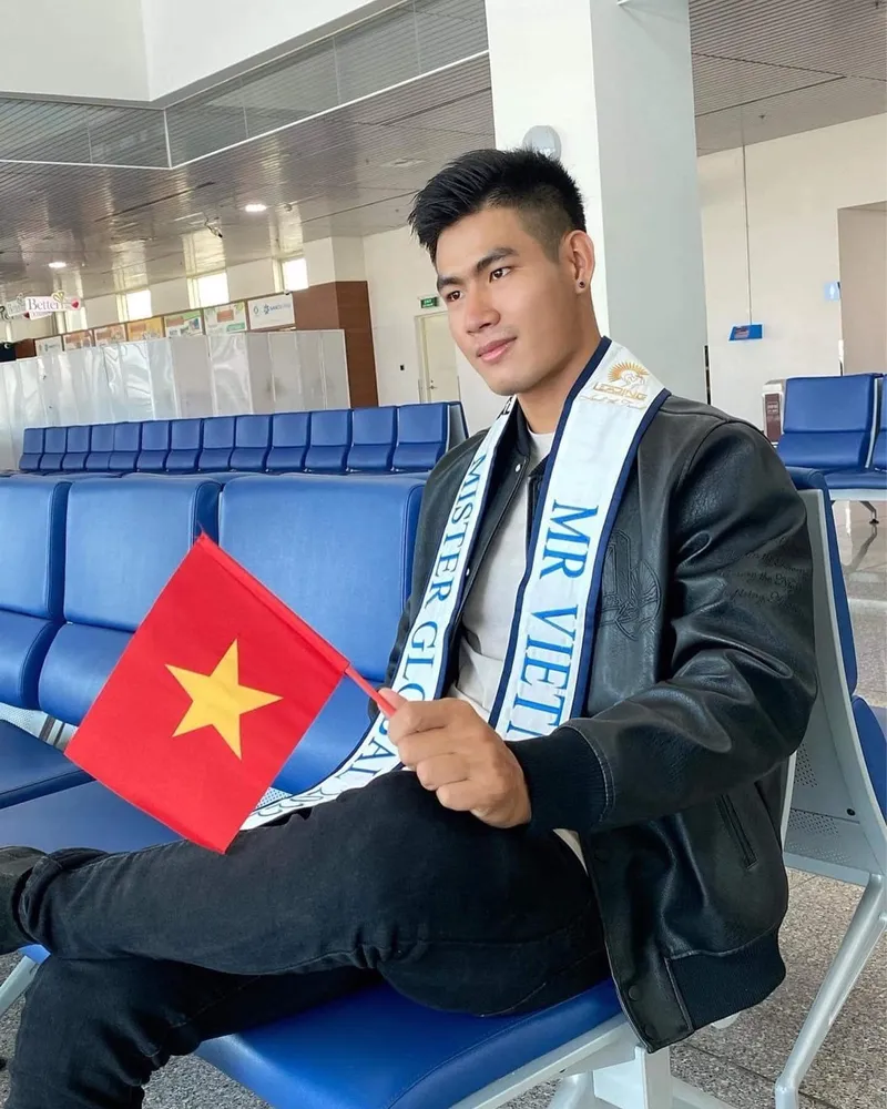 Nam Vương Danh Chiếu Linh tạo điểm nhấn với thần thái đỉnh cao Nam Vương Danh Chiếu Linh tạo điểm nhấn với thần thái đỉnh cao